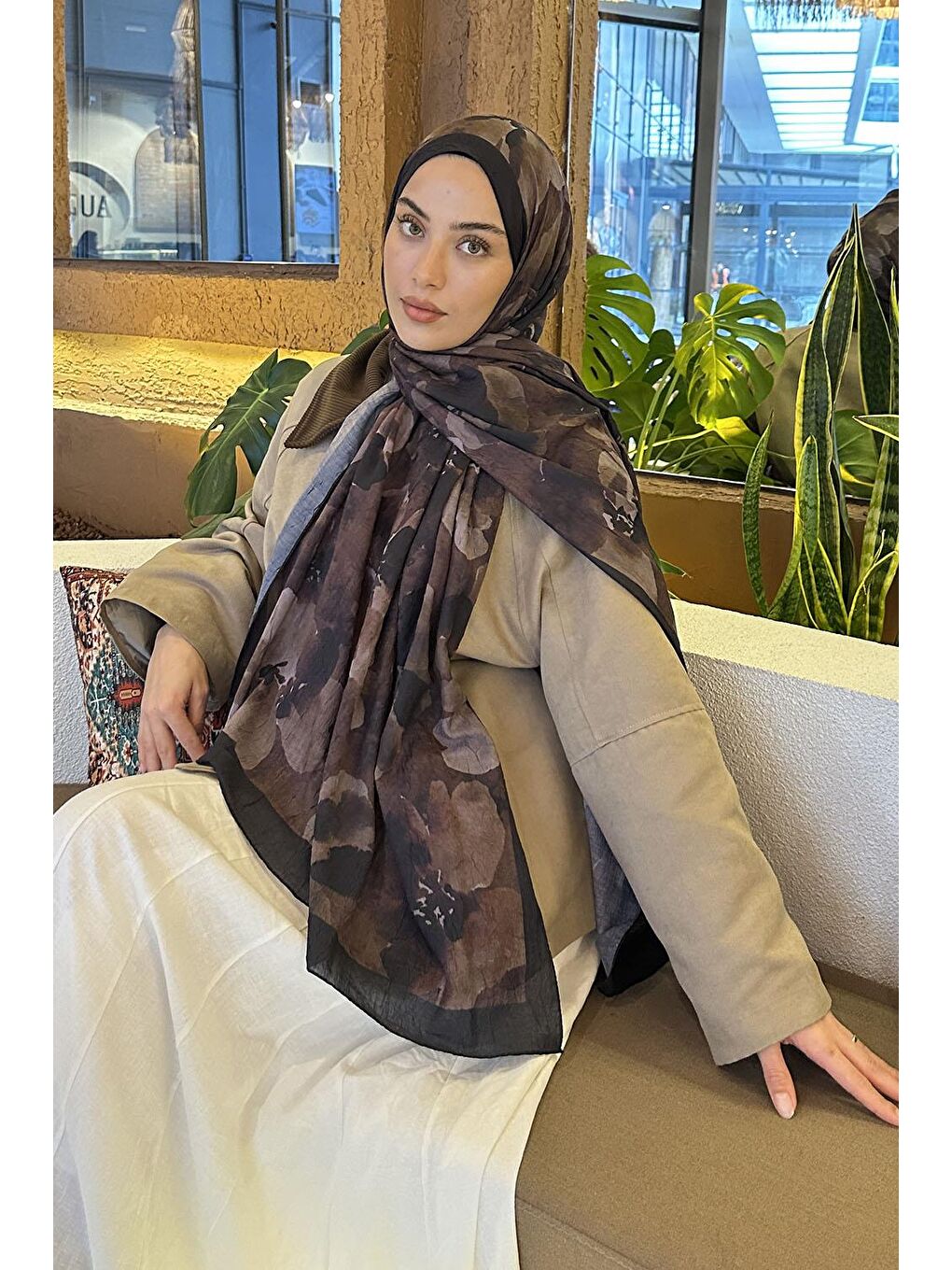 Batik Çiçek Desen Bambu Şal Siyah Kahverengi-1