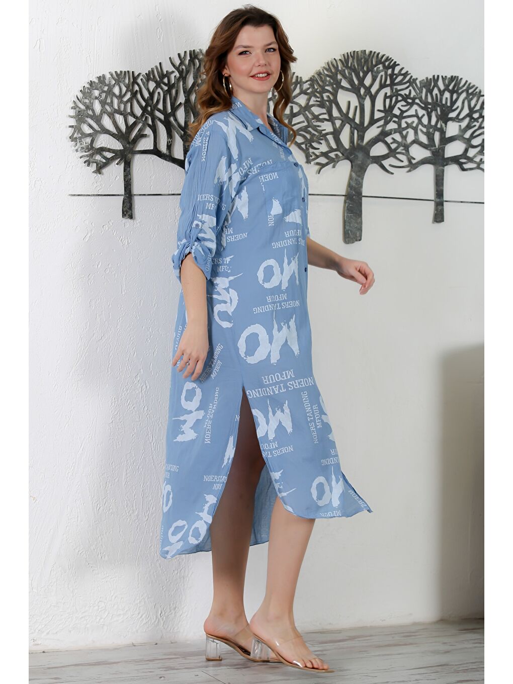 İtalyan Gök Mavisi Gömlek Yaka Düğmeli Uzun Kollu Çift Cepli Allover Baskılı Dokuma Elbise 130 65-2