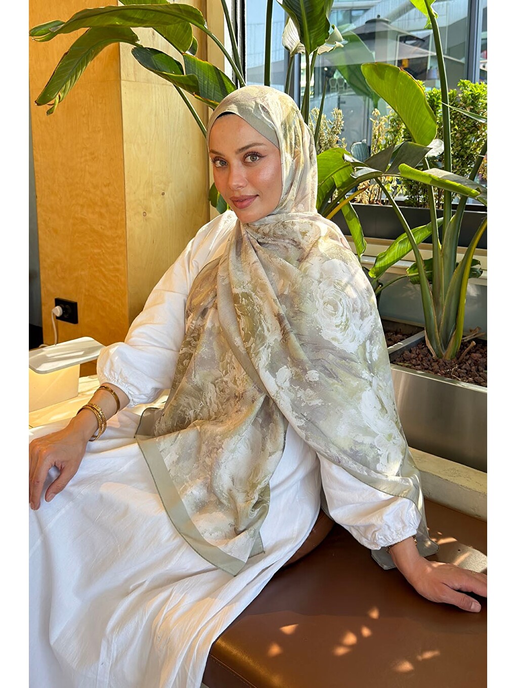 Gül Çiçek Desen Lara Soft Şal Mint Yeşili