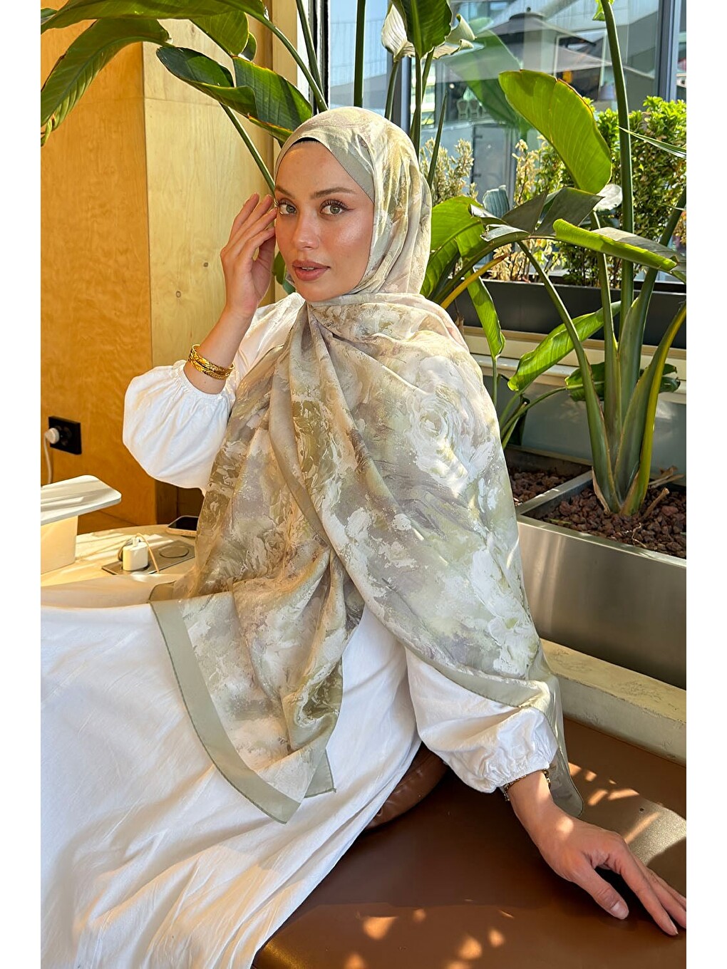 Gül Çiçek Desen Lara Soft Şal Mint Yeşili-1