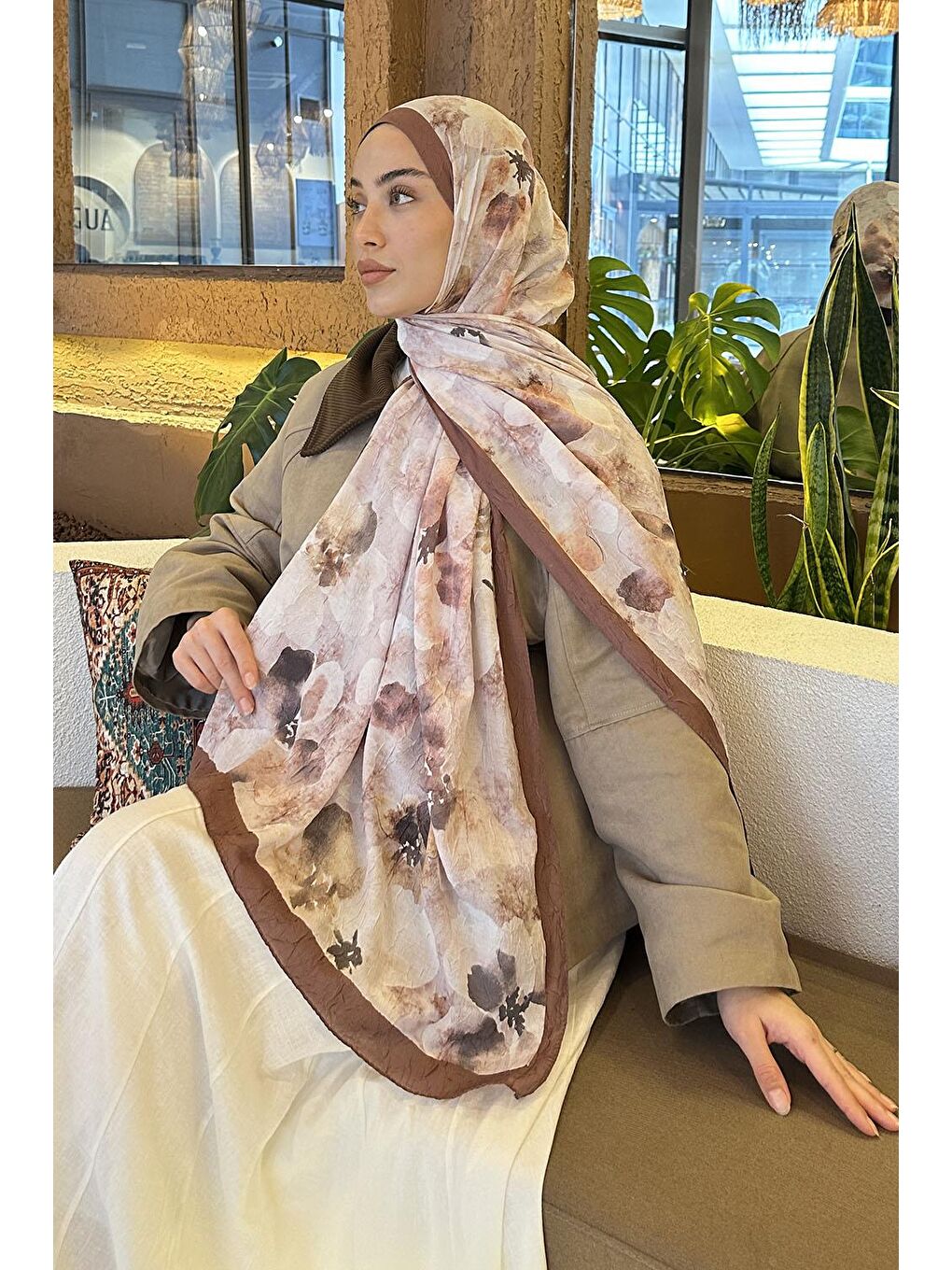 Kahverengi Batik Çiçek Desen Bambu Şal Sütlü Kahve-2