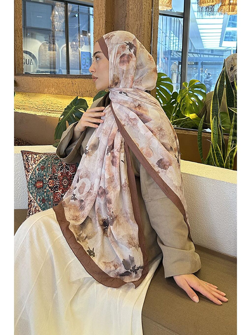 Kahverengi Batik Çiçek Desen Bambu Şal Sütlü Kahve-3