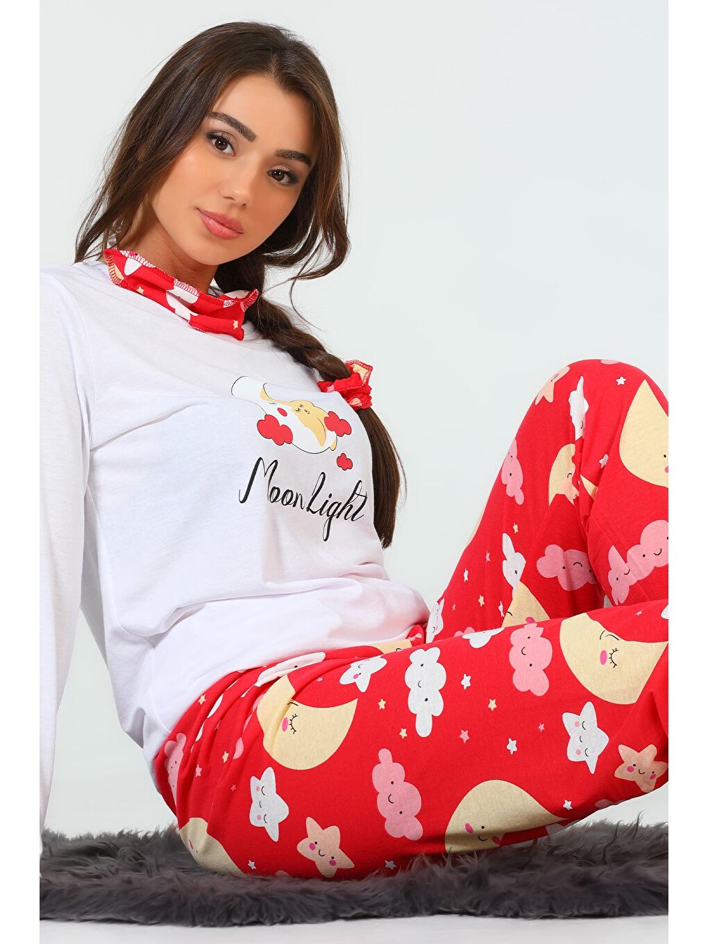 Julude Beyaz Kadın Tokalı Uyku Bantlı Desenli Pijama Takımı - 1