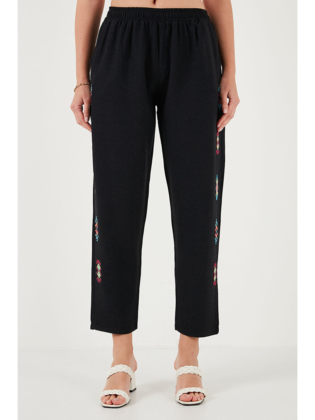 Siyah Bohem İşlemeli Keten ve Pamuk Karışımlı Şalvar Kadın Pantolon 5865050-2