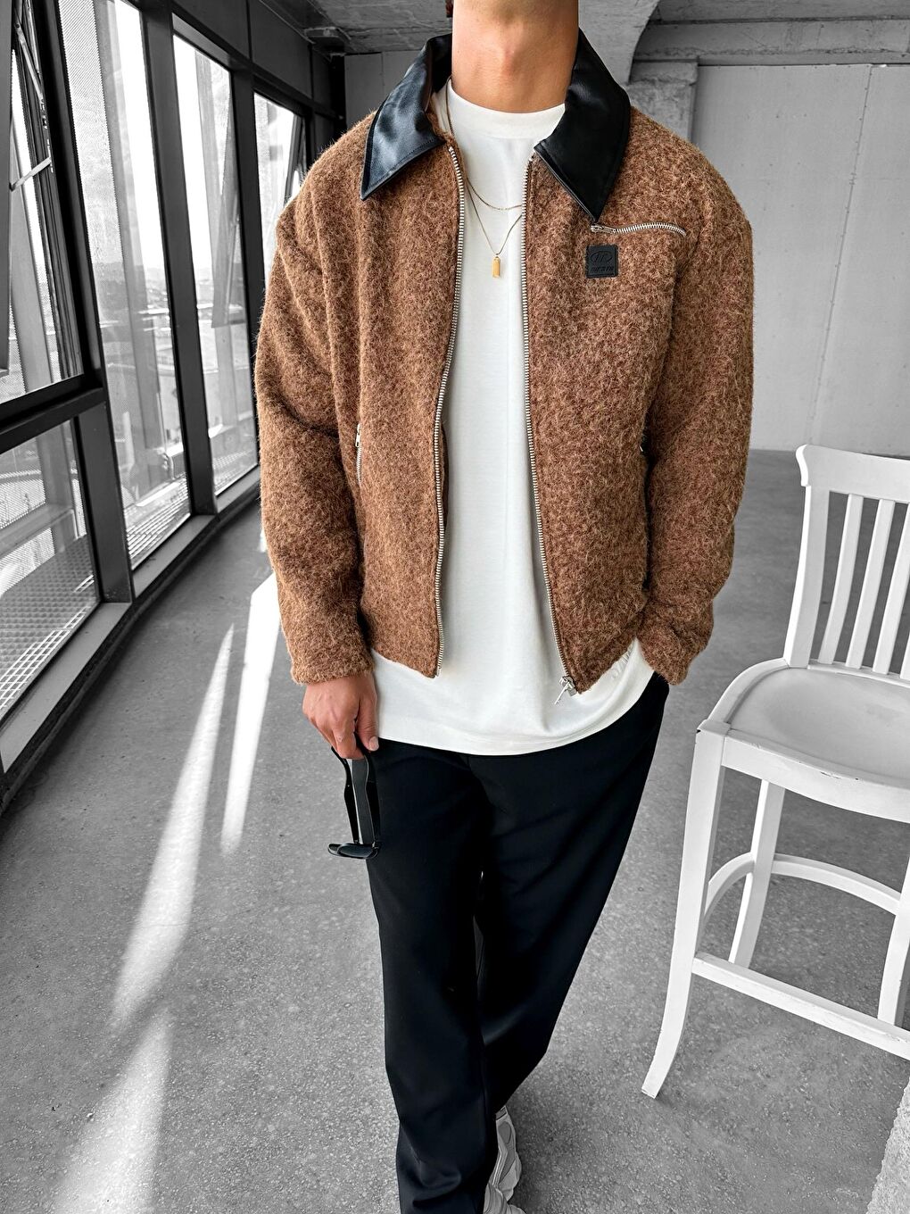 Erkek Oversize Yakalı Fermuarlı Pelüş Mont Kahverengi-2