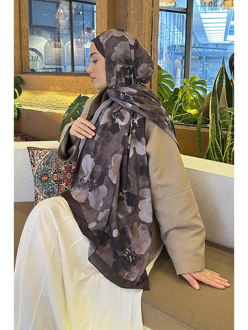 Batik Çiçek Desen Bambu Şal Acı Kahverengi-3