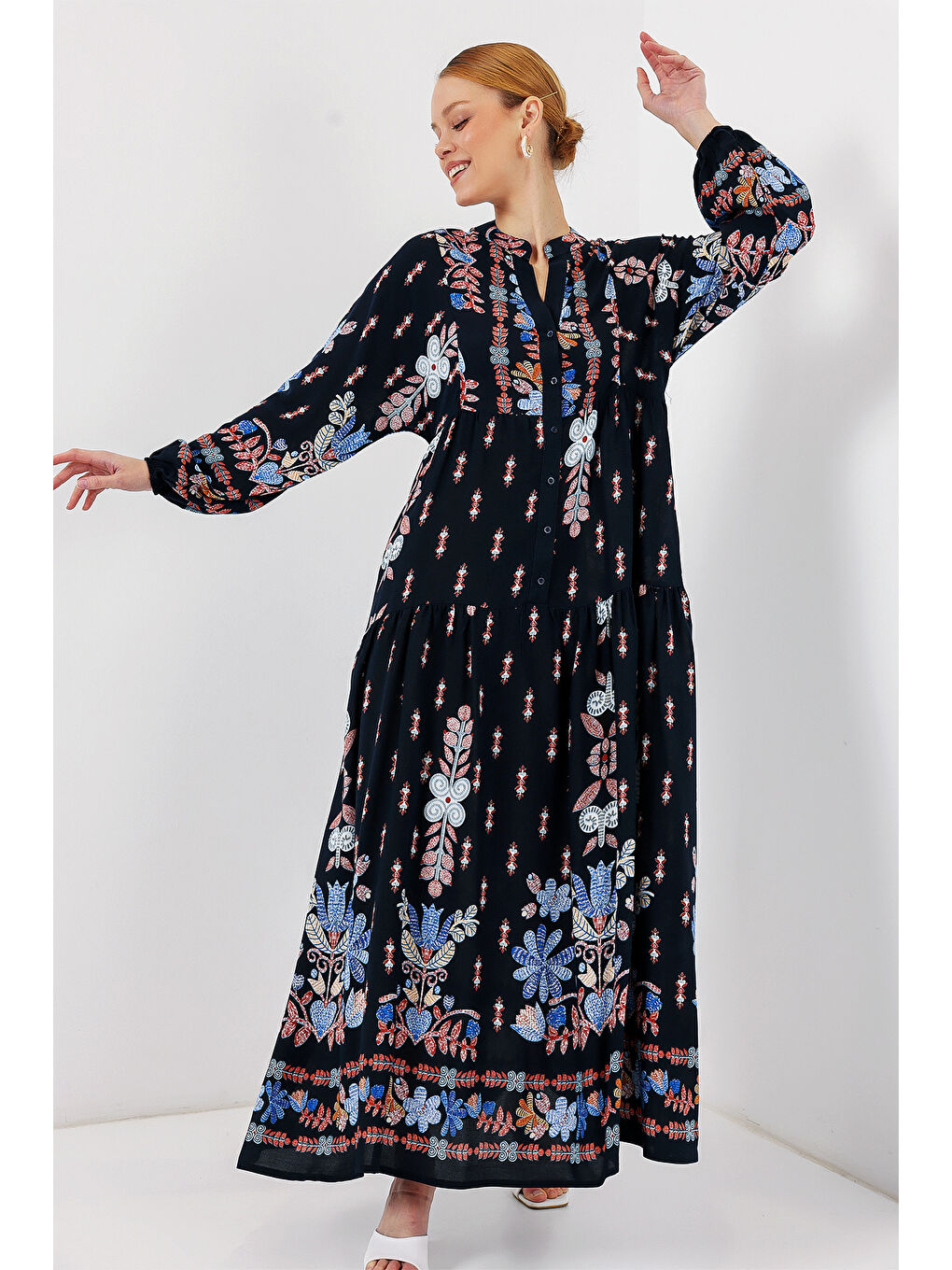 2423 Otantik Desenli Tesettür Elbise - Siyah - Mavi