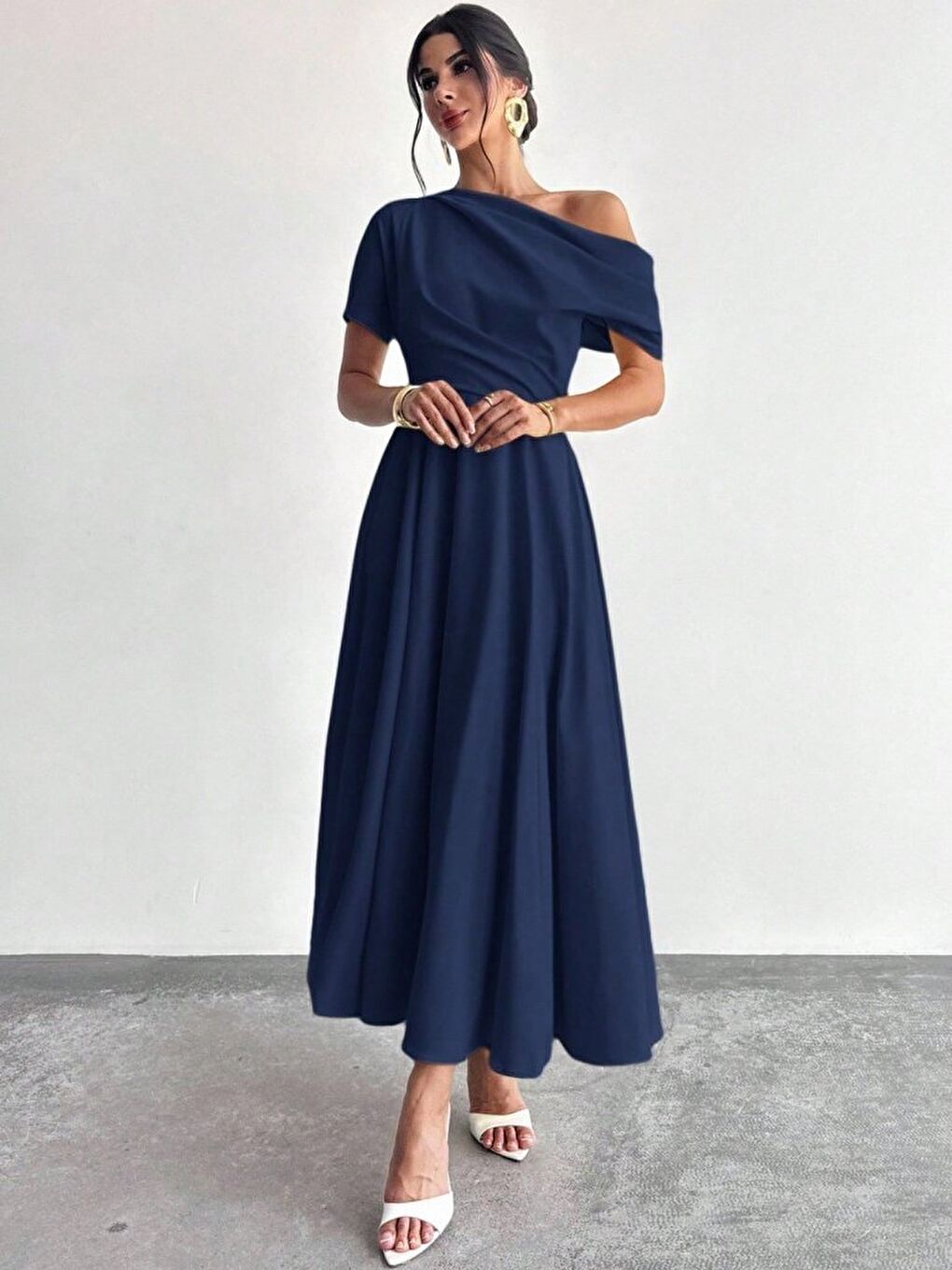 Lacivert Kadın Omuzdan Açık Kısa Kollu Omuzdan Pileli Uzun Janjan Krep Elbise-2