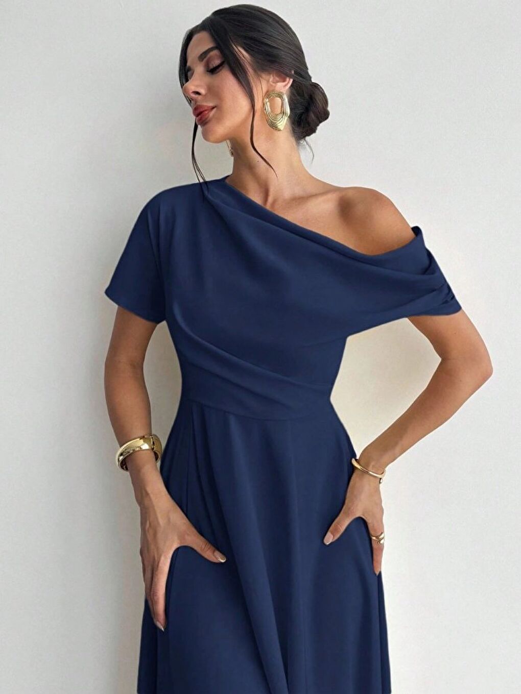Lacivert Kadın Omuzdan Açık Kısa Kollu Omuzdan Pileli Uzun Janjan Krep Elbise-3