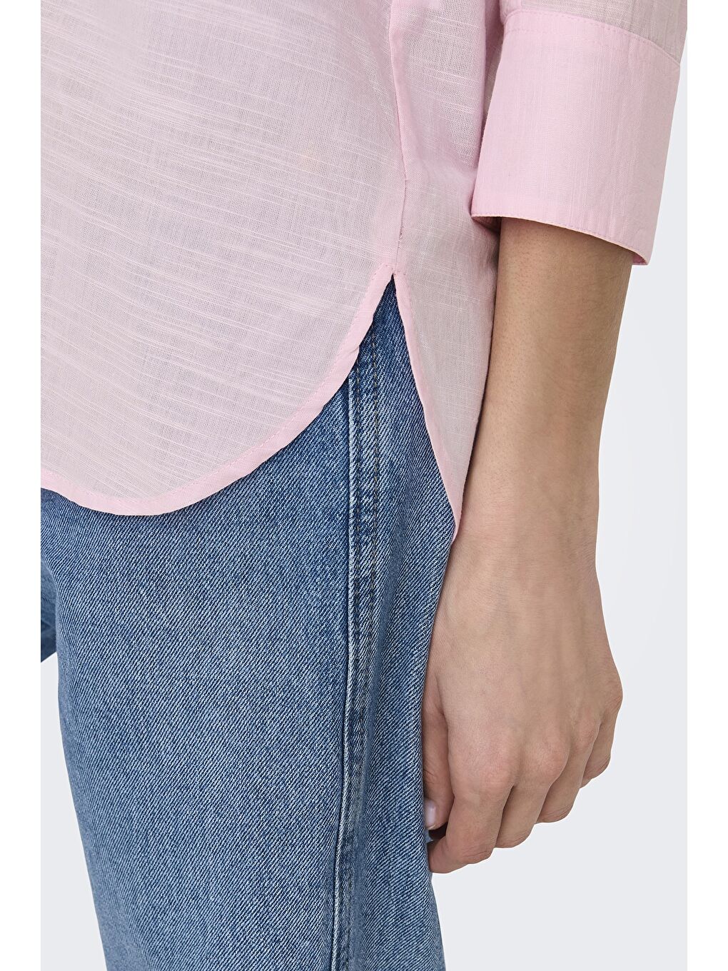 Pembe Onlsalina Pamuklu Regular Fit Klasik Yaka Tek Cepli Gömlek 15335255-4