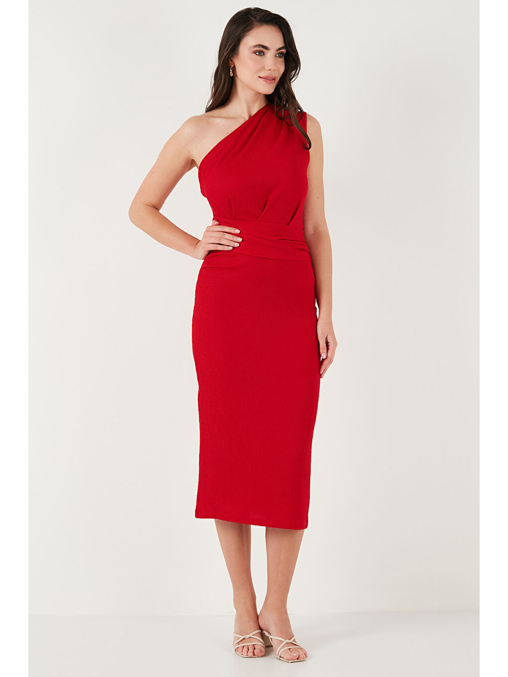 Kırmızı Desenli Slim Fit Yırtmaçlı Midi Boy Tek Omuzlu Kadın Elbise 5866202-2