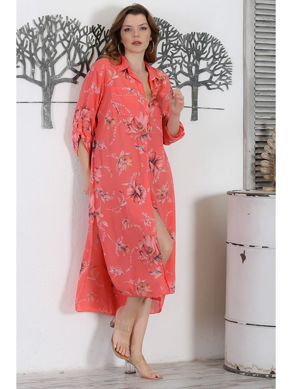 Kırmızı İtalyan Narçiçeği Gömlek Yaka Düğmeli Uzun Kollu Çift Cepli Allover Baskılı Dokuma Elbise 130 65-2