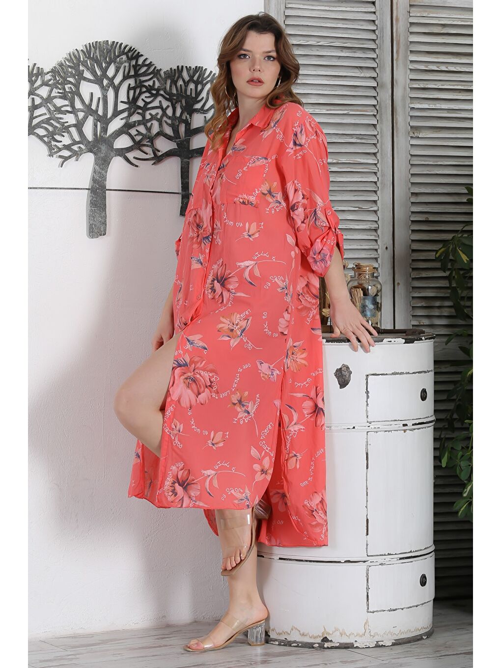 Kırmızı İtalyan Narçiçeği Gömlek Yaka Düğmeli Uzun Kollu Çift Cepli Allover Baskılı Dokuma Elbise 130 65-4