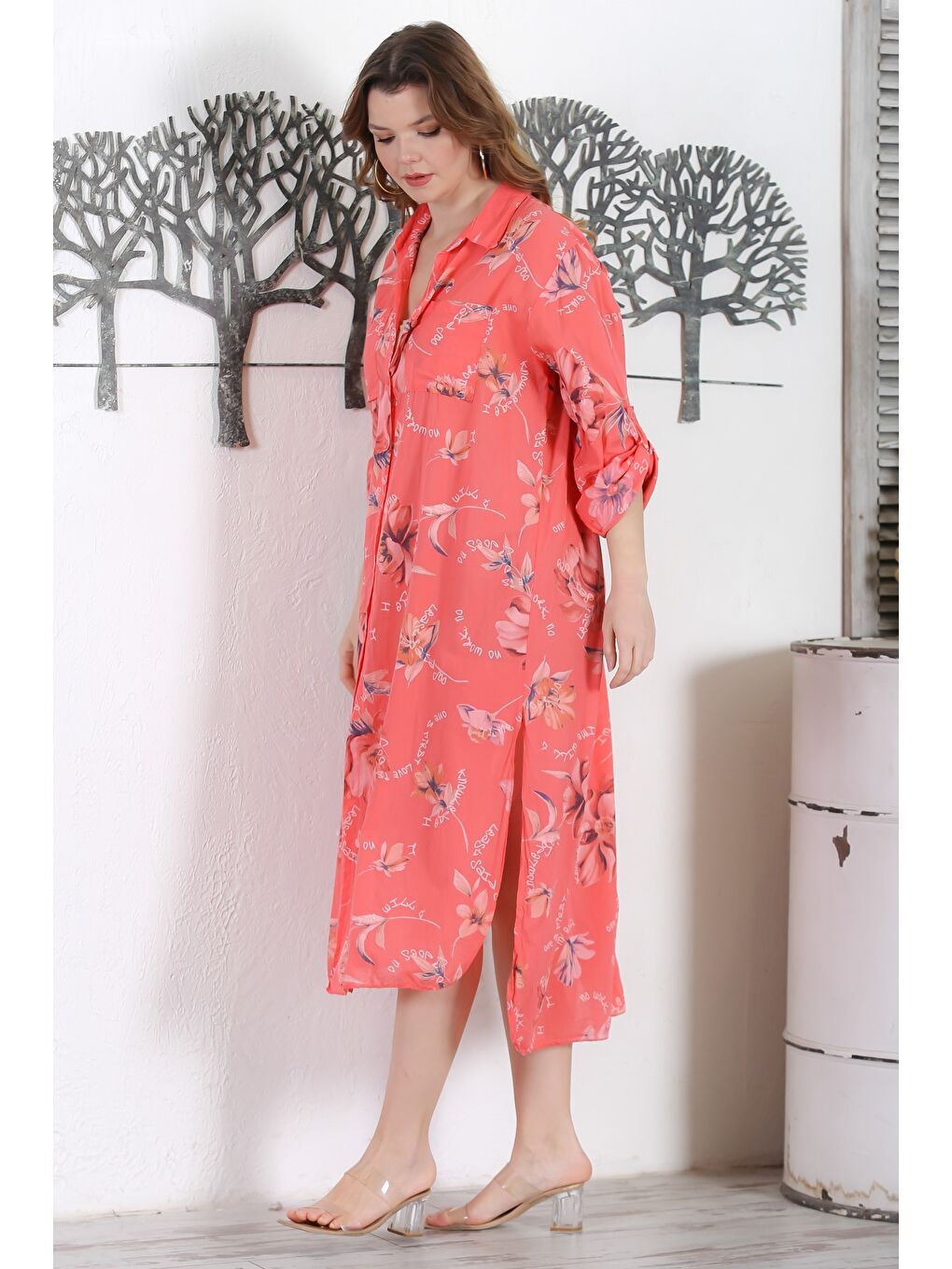 Kırmızı İtalyan Narçiçeği Gömlek Yaka Düğmeli Uzun Kollu Çift Cepli Allover Baskılı Dokuma Elbise 130 65-6