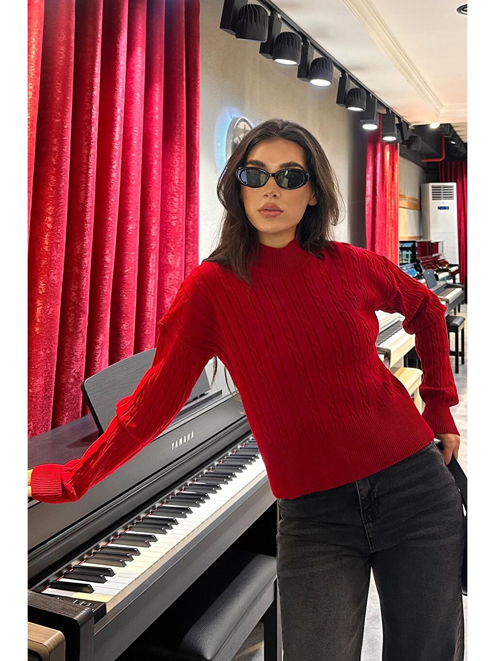 Kırmızı Yarım Balıkçı Yaka Örgülü Triko Kadın Kazak Mg2257