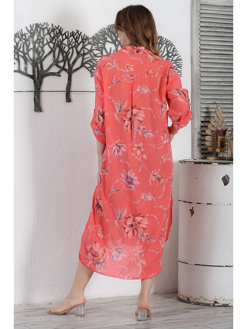 Kırmızı İtalyan Narçiçeği Gömlek Yaka Düğmeli Uzun Kollu Çift Cepli Allover Baskılı Dokuma Elbise 130 65-7