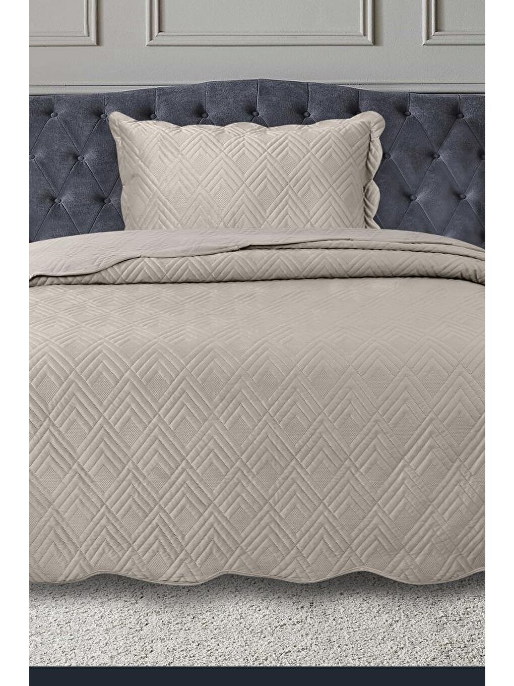 Lydia Tek Kişilik Lüks Kadife Yatak Örtüsü Bej