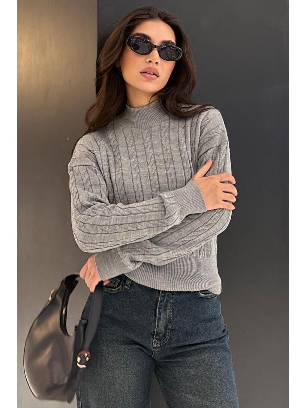 Gri Yarım Balıkçı Yaka Örgülü Triko Kadın Kazak Mg2257