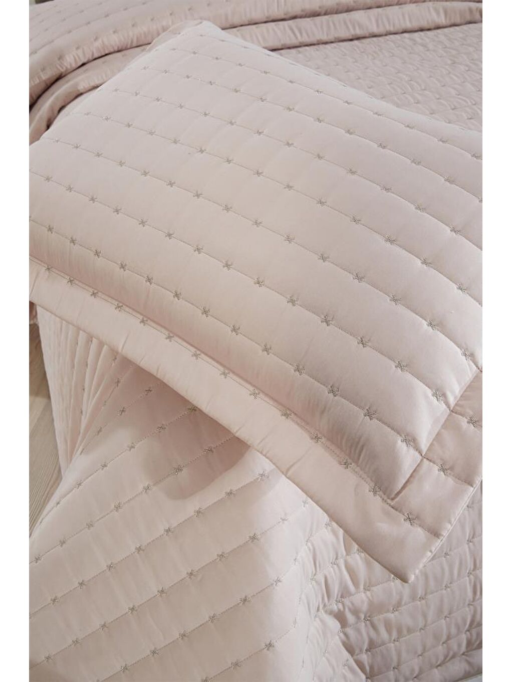 Kahverengi Dublin Tek Kişilik Kapitoneli Yatak Örtüsü Cappucino-8