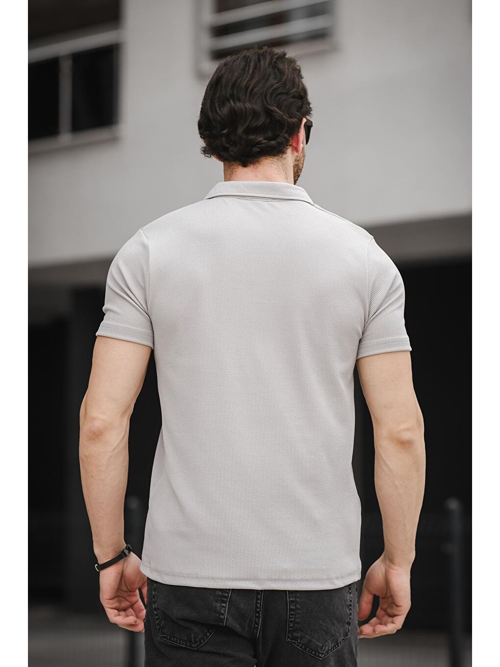 Gri Apaç Yaka Kısa Kollu Erkek Tişört-2