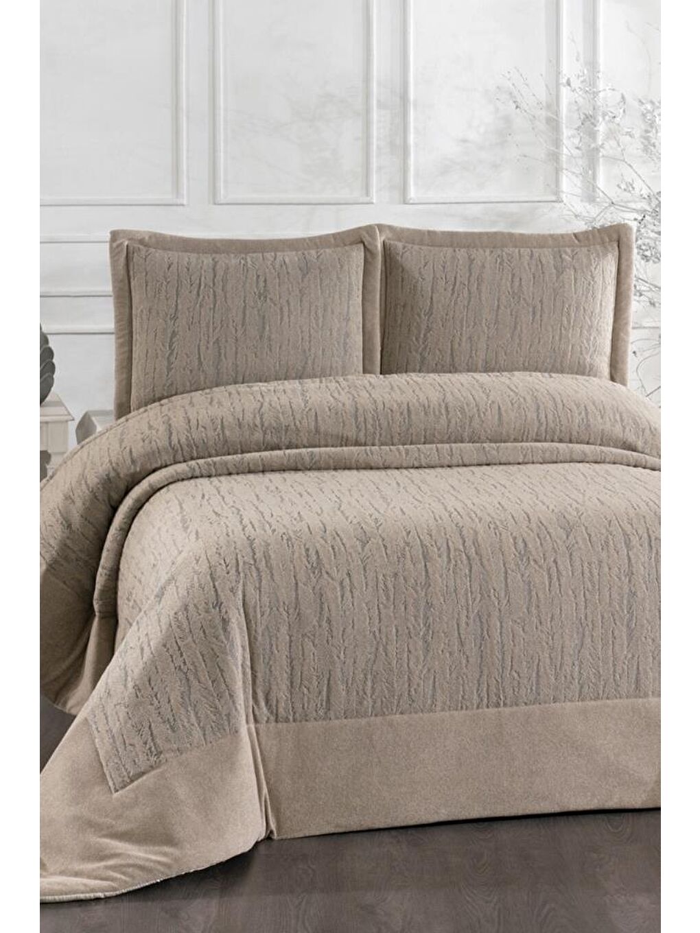 Karmen Elyaf Dolgulu Çift Kişilik 250x255 Cm Yatak Örtüsü Bej