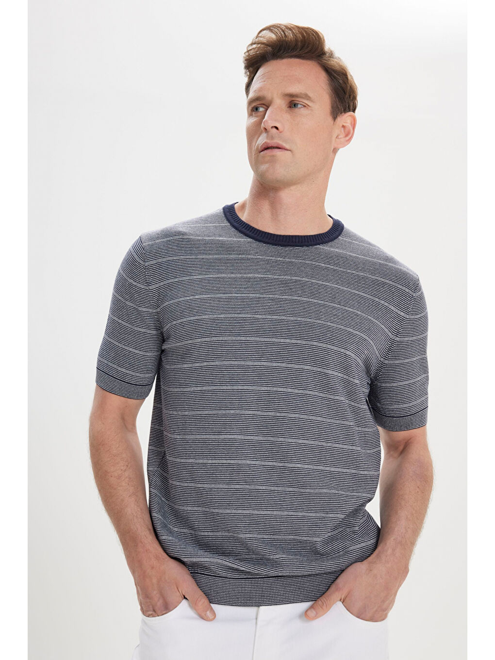 Erkek Lacivert-Beyaz Standart Fit Normal Kesim %100 Pamuk Çizgili Bisiklet Yaka Triko Tişört