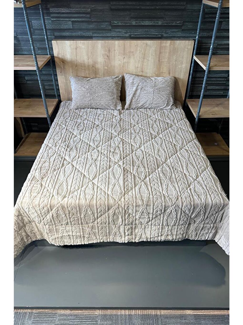 Ivy Çift Kişilik 220x240 cm Yatak Örtüsü Bej