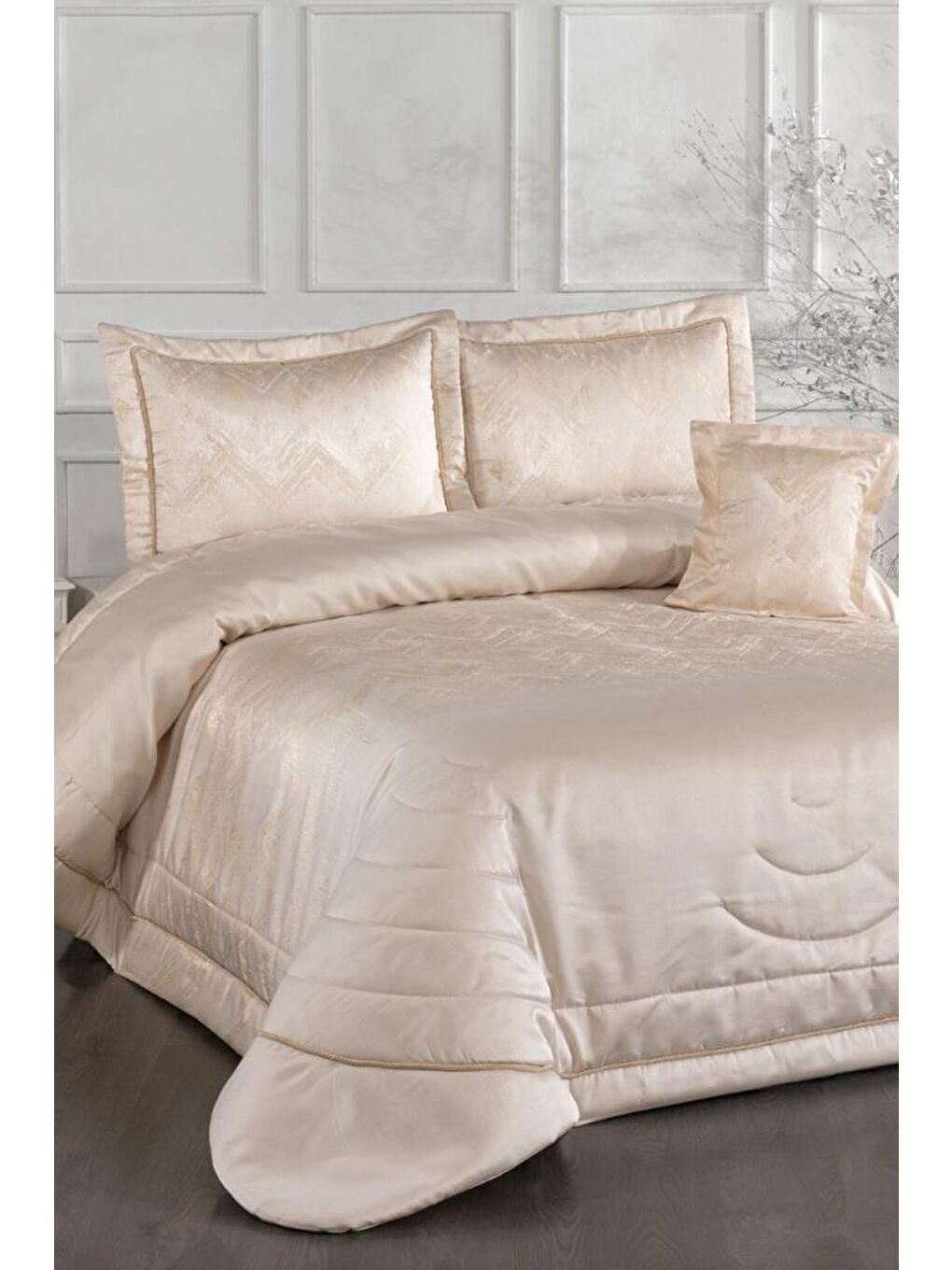 Ekru İnferno Elyaf Dolgulu Çift Kişilik 250x255 Cm Yatak Örtüsü Krem