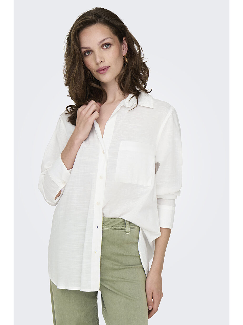 Ekru Onlsalina Pamuklu Regular Fit Klasik Yaka Tek Cepli Gömlek 15335255-2