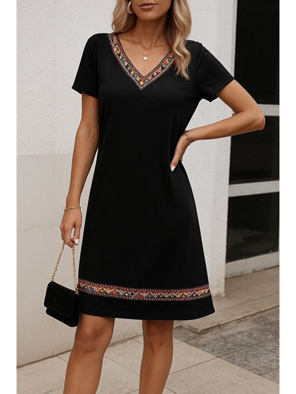 Siyah Kadın Kısa Kollu V Yakalı Etnik Desen şerit Detaylı Viskon Elbise