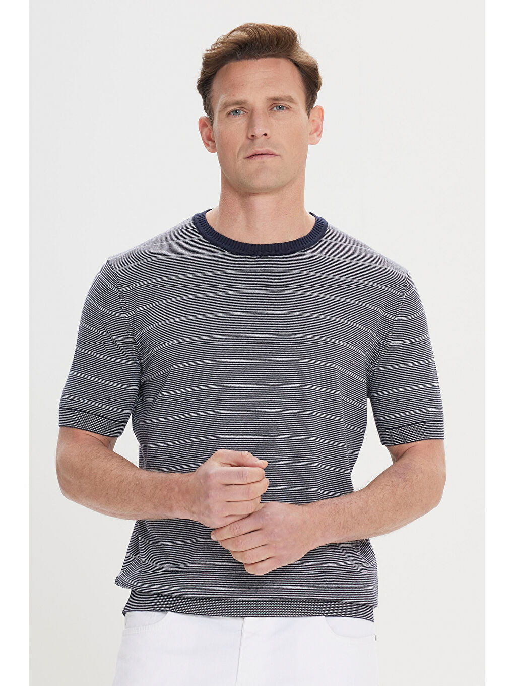 Erkek Lacivert-Beyaz Standart Fit Normal Kesim %100 Pamuk Çizgili Bisiklet Yaka Triko Tişört-2