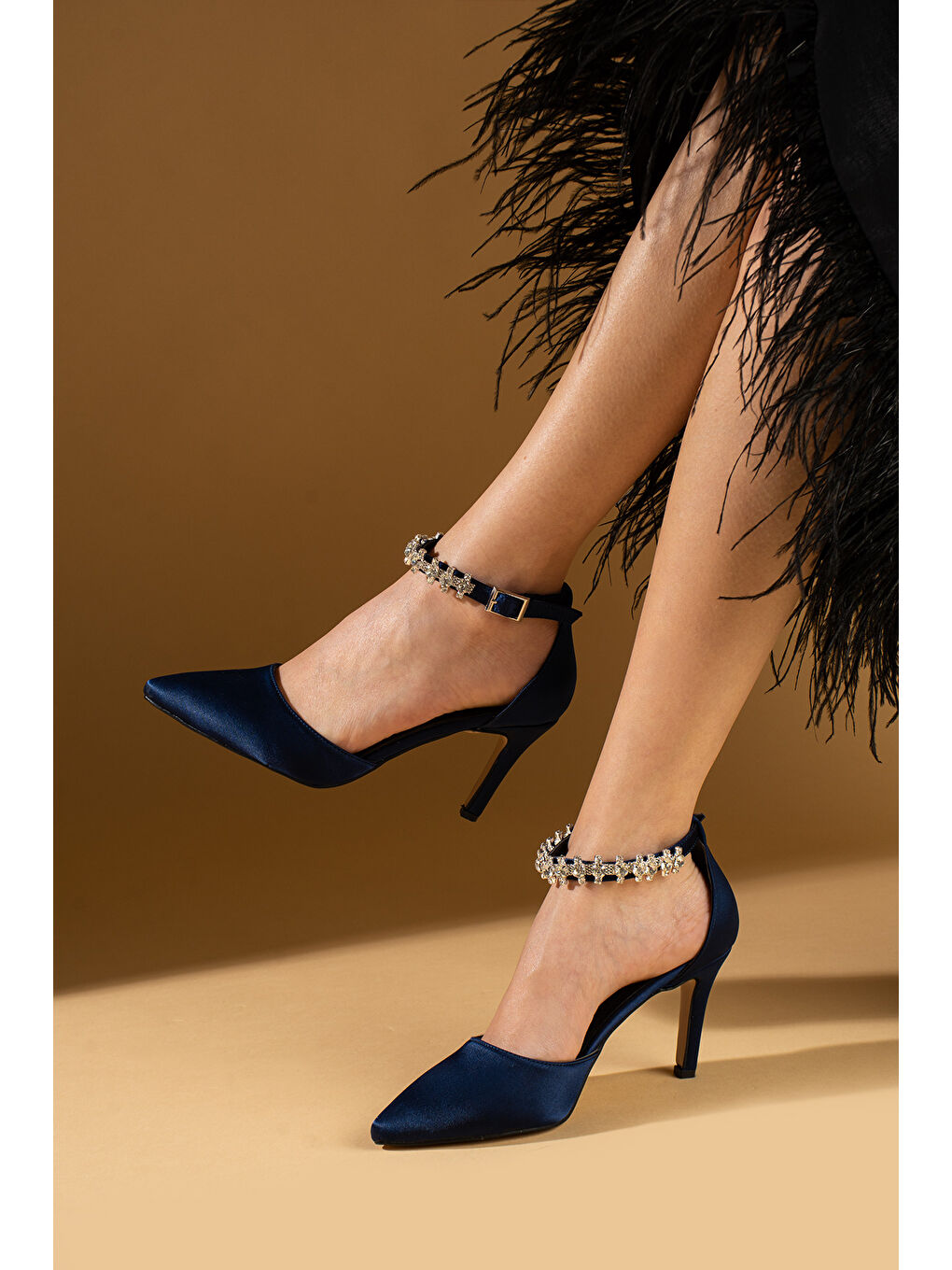 Lacivert Bilekten Taş Detaylı Tokalı Kadın Topuklu Ayakkabı 88-49-25Saten-2