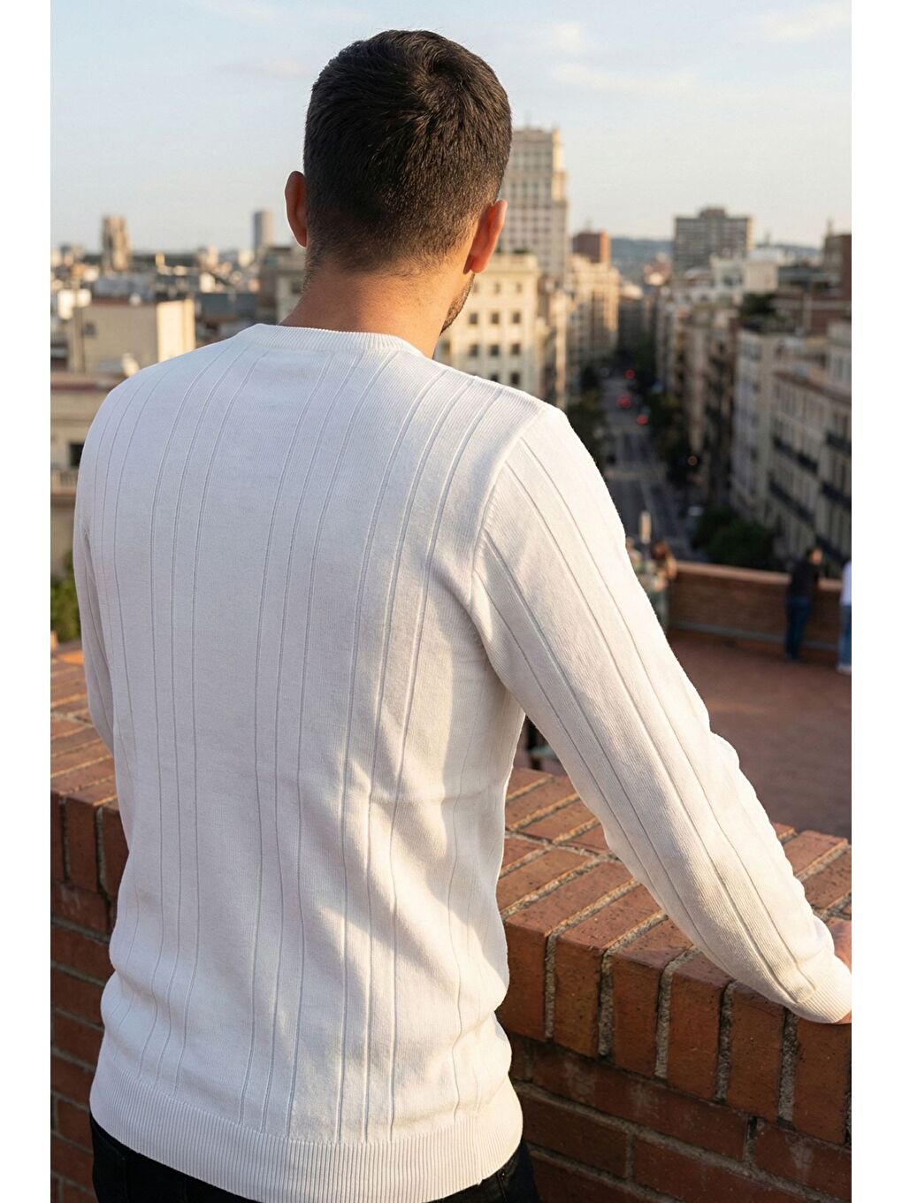 Beyaz Erkek Bisiklet Yaka Çizgi Desenli Triko Kazak-1