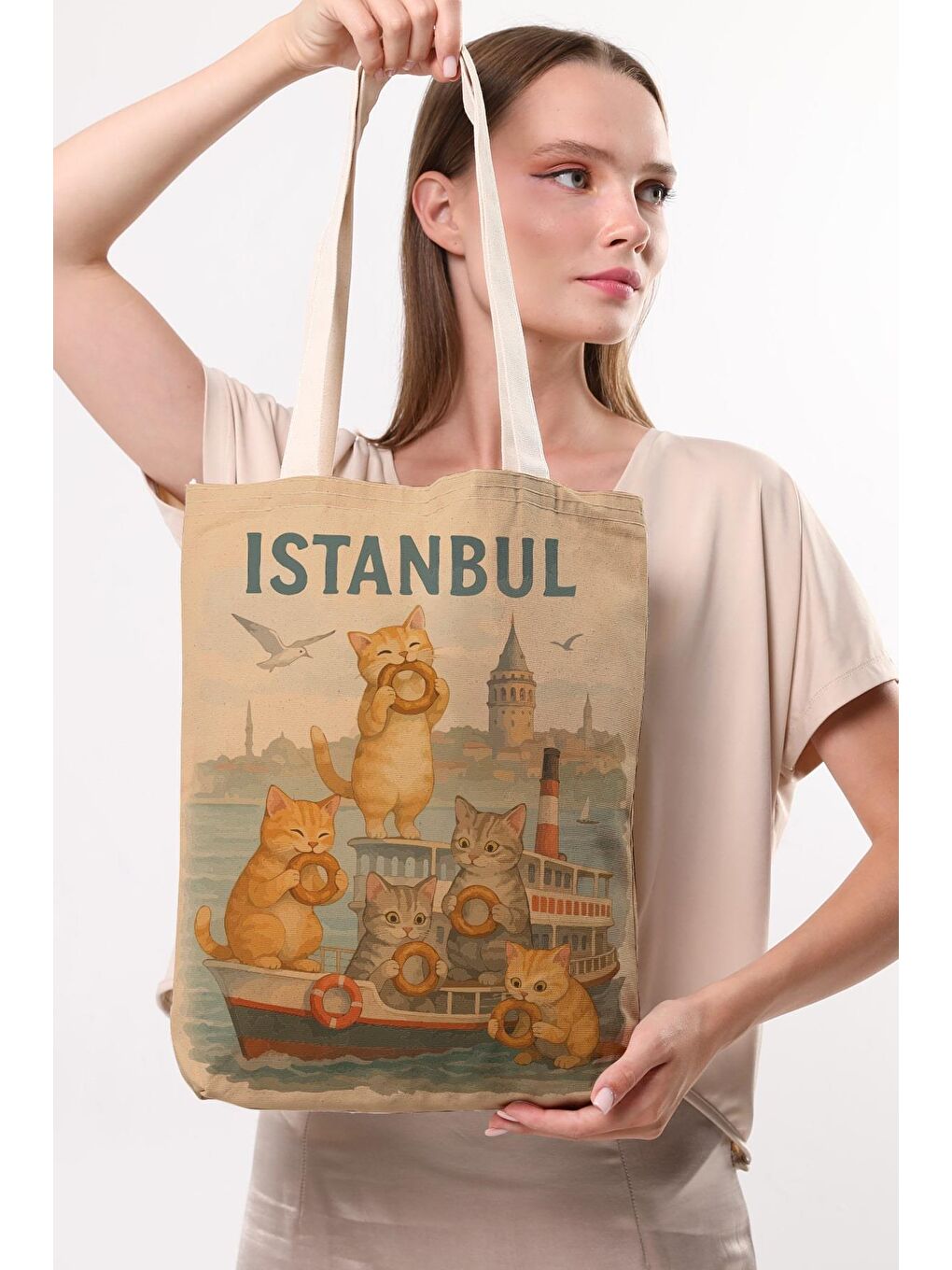 Ekru Kanvas Simit Yiyen Kediler Baskılı Bez Çanta-1