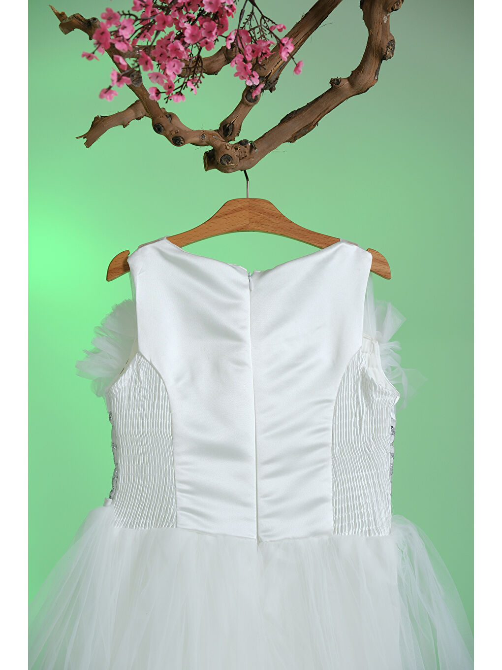Pina Kids Beyaz Beli Taş İşlemeli Göğsünde Tül Süslemeli Kız Çocuk Abiye ABY.2303 - 4