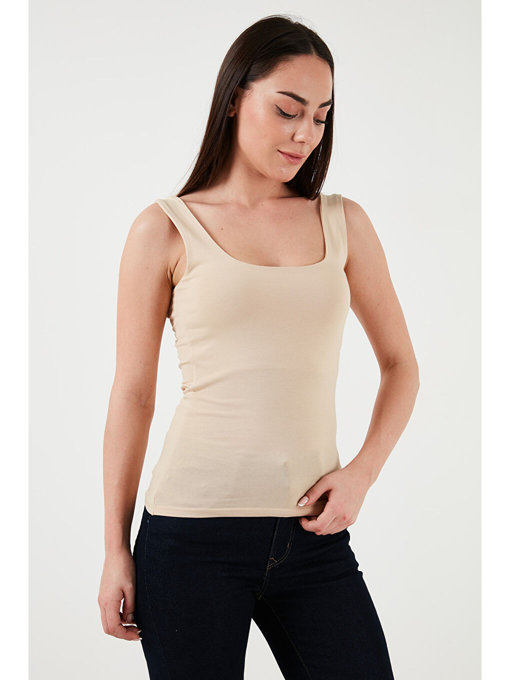 Bej Streç Pamuklu Slim Fit Kare Yaka Kalın Askılı Atlet 25Y0266K1-2