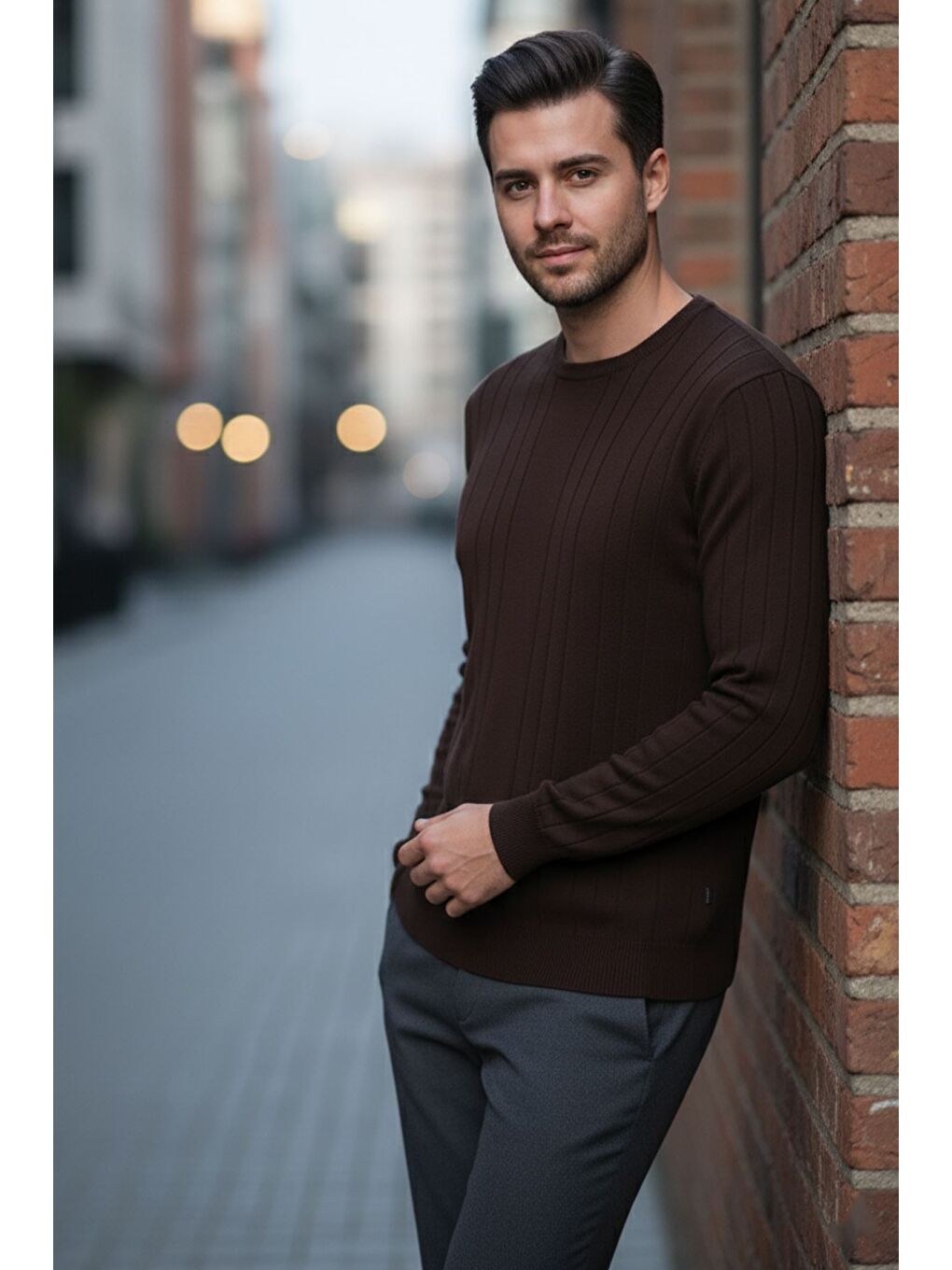 Kahverengi Erkek Bisiklet Yaka Çizgi Desenli Triko Kazak