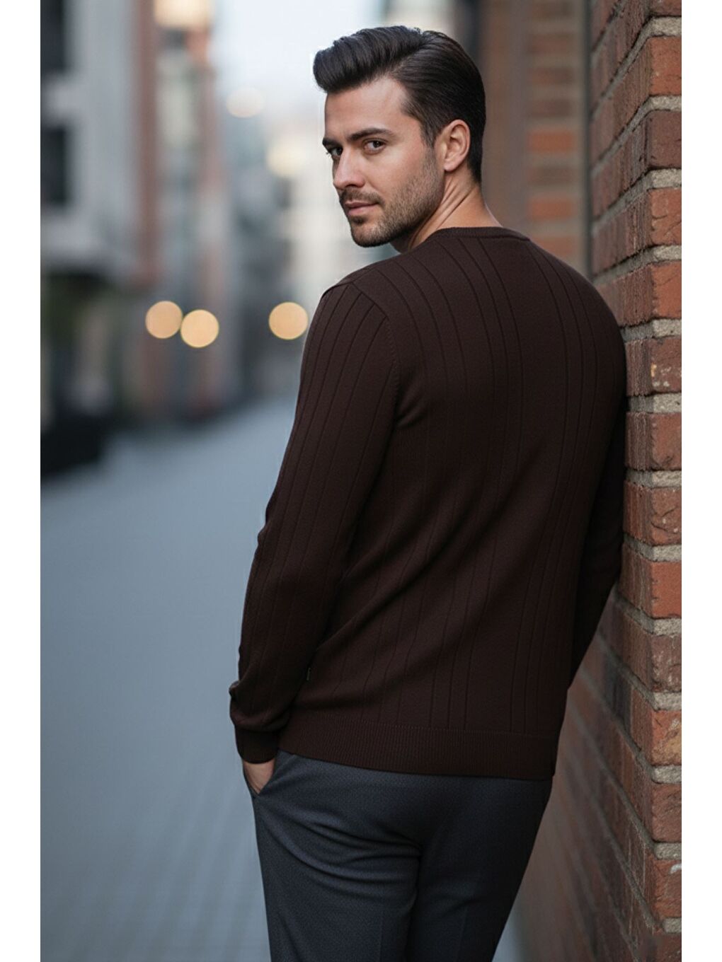 Kahverengi Erkek Bisiklet Yaka Çizgi Desenli Triko Kazak-1