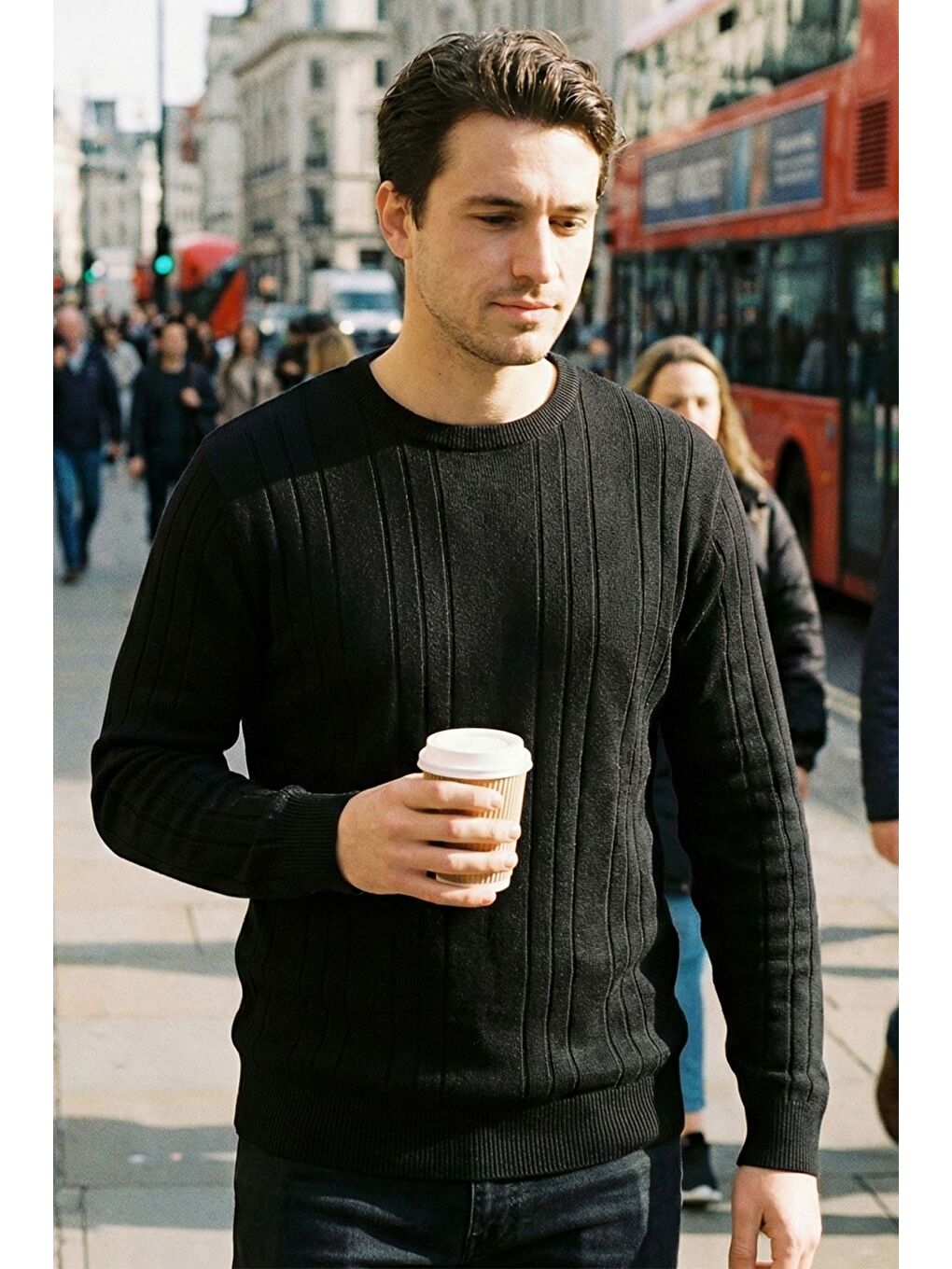 Siyah Erkek Bisiklet Yaka Çizgi Desenli Triko Kazak