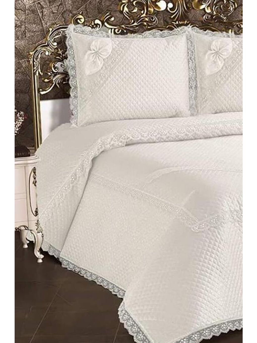 Ekru Gelincik Kapitoneli Fransız Güpürlü Yatak Örtüsü Krem-2