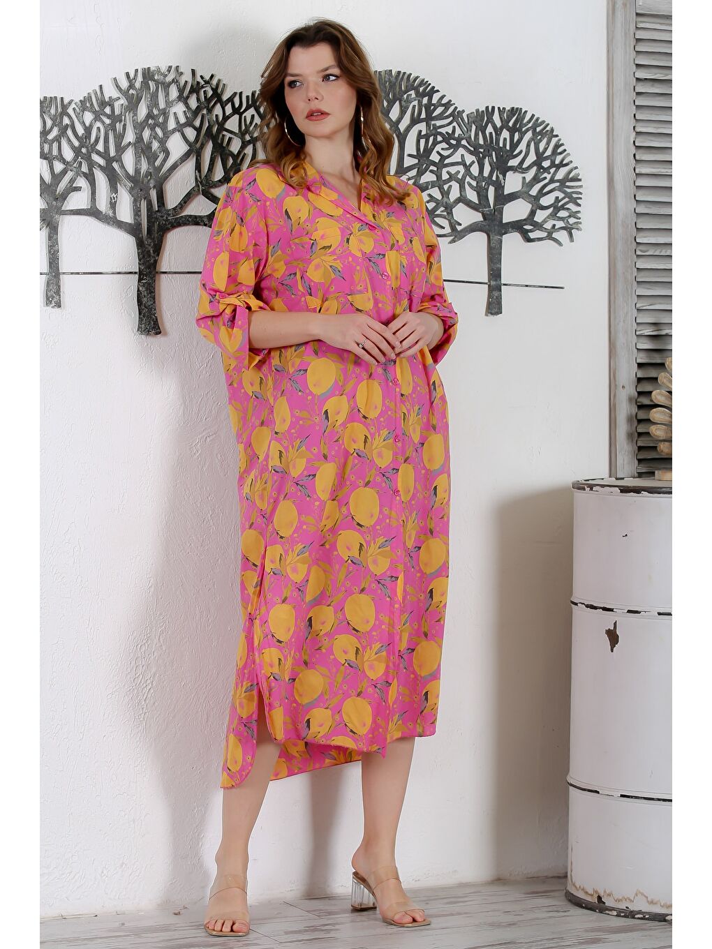 İtalyan Pembe Gömlek Yaka Düğmeli 3/4 Kol Çift Cepli Yırtmaçlı Allover Baskılı Dokuma Elbise 130 65-4