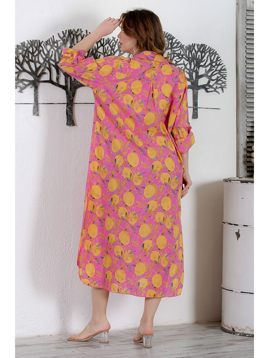 İtalyan Pembe Gömlek Yaka Düğmeli 3/4 Kol Çift Cepli Yırtmaçlı Allover Baskılı Dokuma Elbise 130 65-7