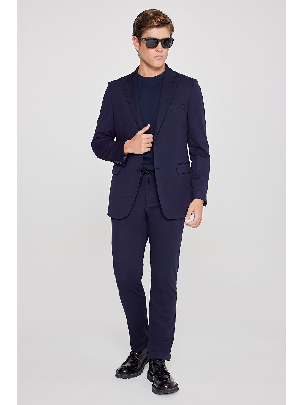 Erkek Lacivert Slim Fit Dar Kesim Mono Yaka Beli Bağlamalı Kapak Cepli Esnek Takım Elbise-2