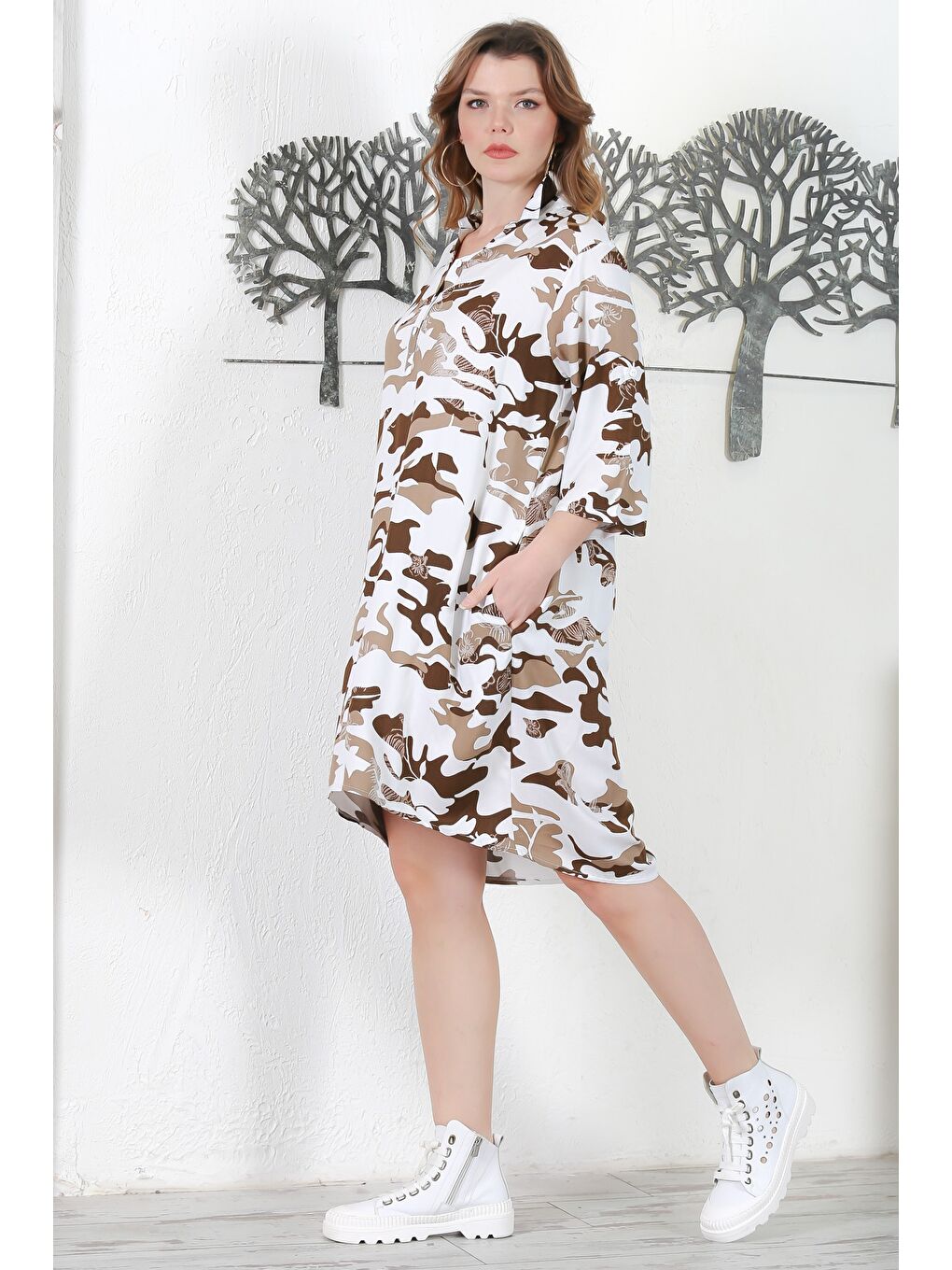 Kahverengi Kahve-Beyaz Gömlek Yaka Düğmeli 3/4 Kol Kamuflaj Gizli Cepli Baskılı Casual Dokuma Elbise 105 58-4