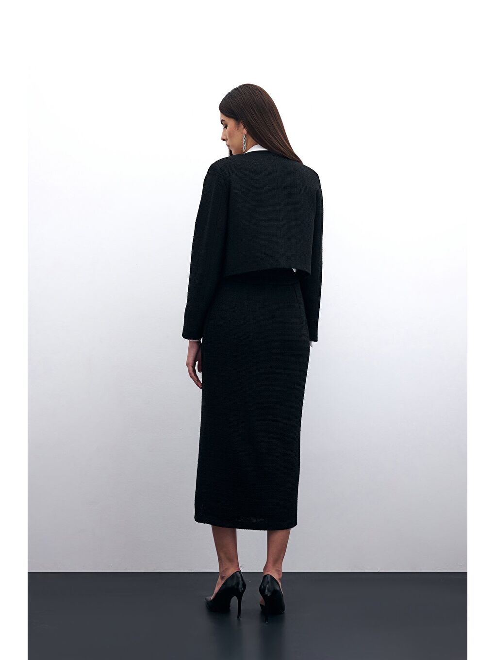 Boncuk Aksesuarlı Kısa Ceket - Siyah-3