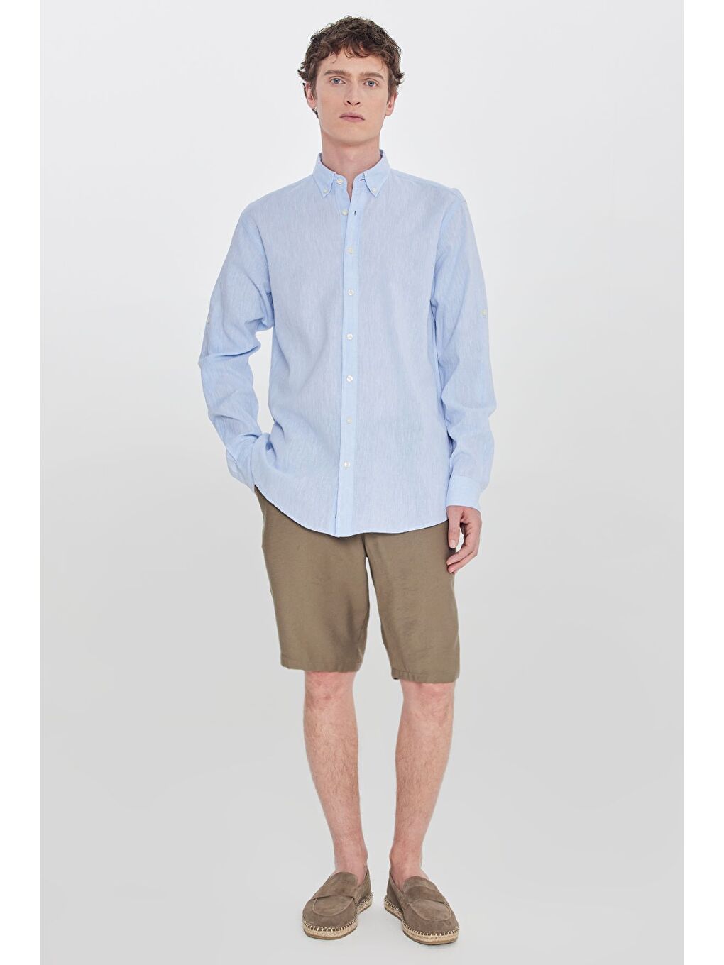 Erkek Açık Mavi Pamuklu Keten Comfort Fit Düğmeli Yaka Çizgili Gömlek-1