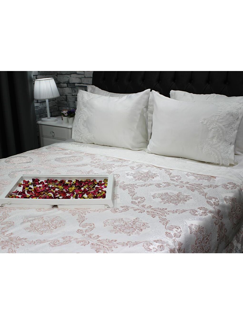 Ekru Fransız Güpürlü Sonia Yatak Örtüsü Krem-1