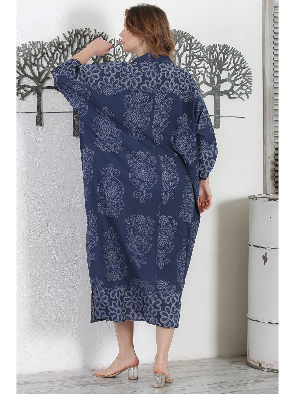 İtalyan Lacivert Gömlek Yaka Düğmeli 3/4 Kol Yırtmaçlı Allover Baskılı Dokuma Elbise 132 72-6