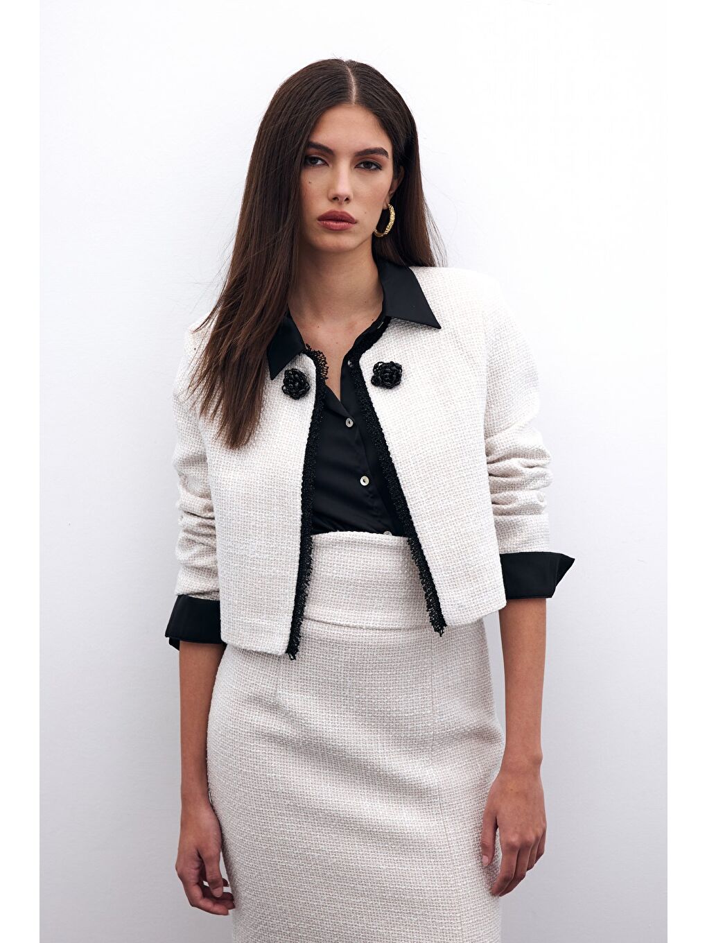 Bej Boncuk Aksesuarlı Kısa Ceket - Taş-2