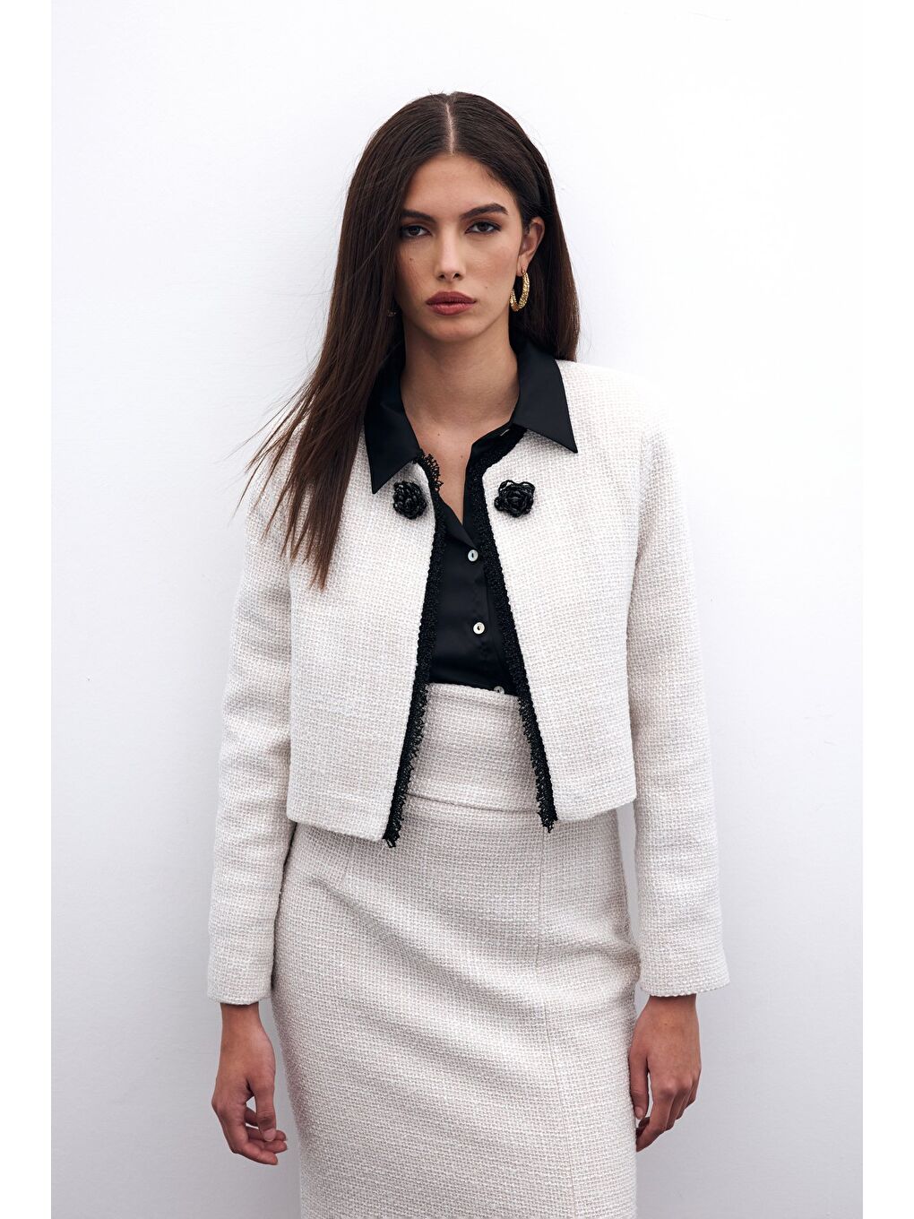 Bej Boncuk Aksesuarlı Kısa Ceket - Taş-3